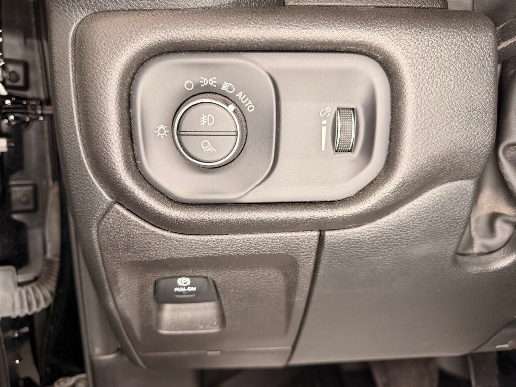 Used 2022 RAM 1500 Big Horn AWD/4WD image 4