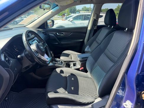 Used 2017 Nissan Rogue SV w/ SV Premium Package FWD image 9