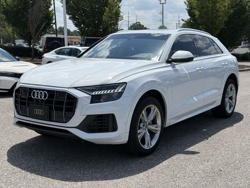 Used 2023 Audi Q8 Premium w/ Convenience Package AWD/4WD image 5