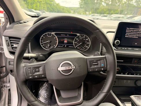 Used 2025 Nissan Rogue SV AWD/4WD image 20