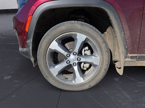 Used 2025 Jeep Grand Cherokee L Limited w/ Luxury Tech Group II image 14