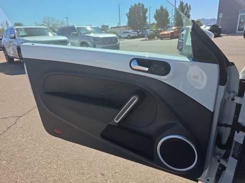 Used 2019 Volkswagen Beetle 2.0T S image 13