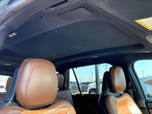 Used 2022 Lincoln Aviator Reserve w/ Equipment Group 201A RWD image 21