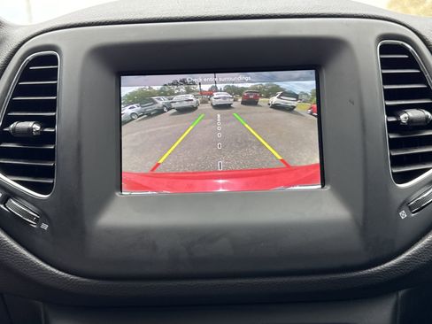 Used 2018 Jeep Compass Latitude w/ Popular Equipment Group image 21