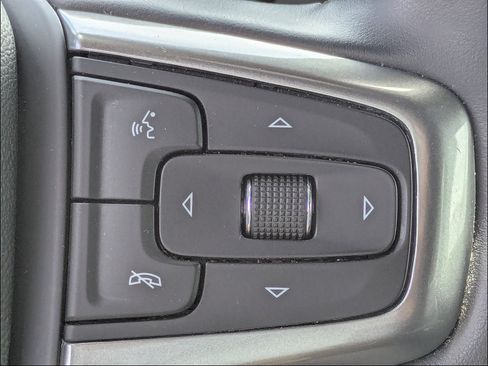 Used 2024 Chevrolet Suburban LT RWD image 26