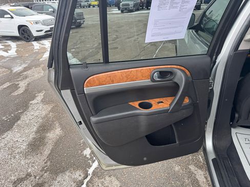 Used 2011 Buick Enclave CXL image 14