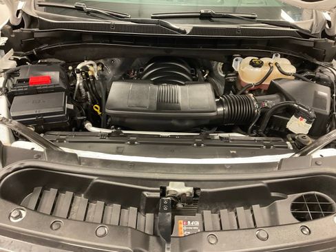 Used 2024 Chevrolet Suburban LT image 15