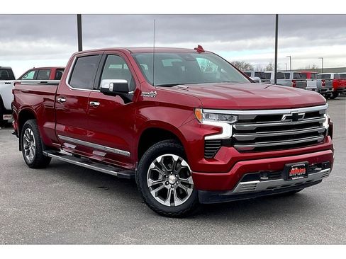 Used 2024 Chevrolet Silverado 1500 High Country w/ Technology Package image 2