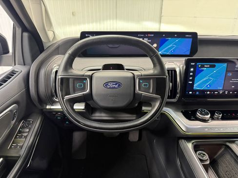 Used 2025 Ford Expedition Max Platinum AWD/4WD image 21