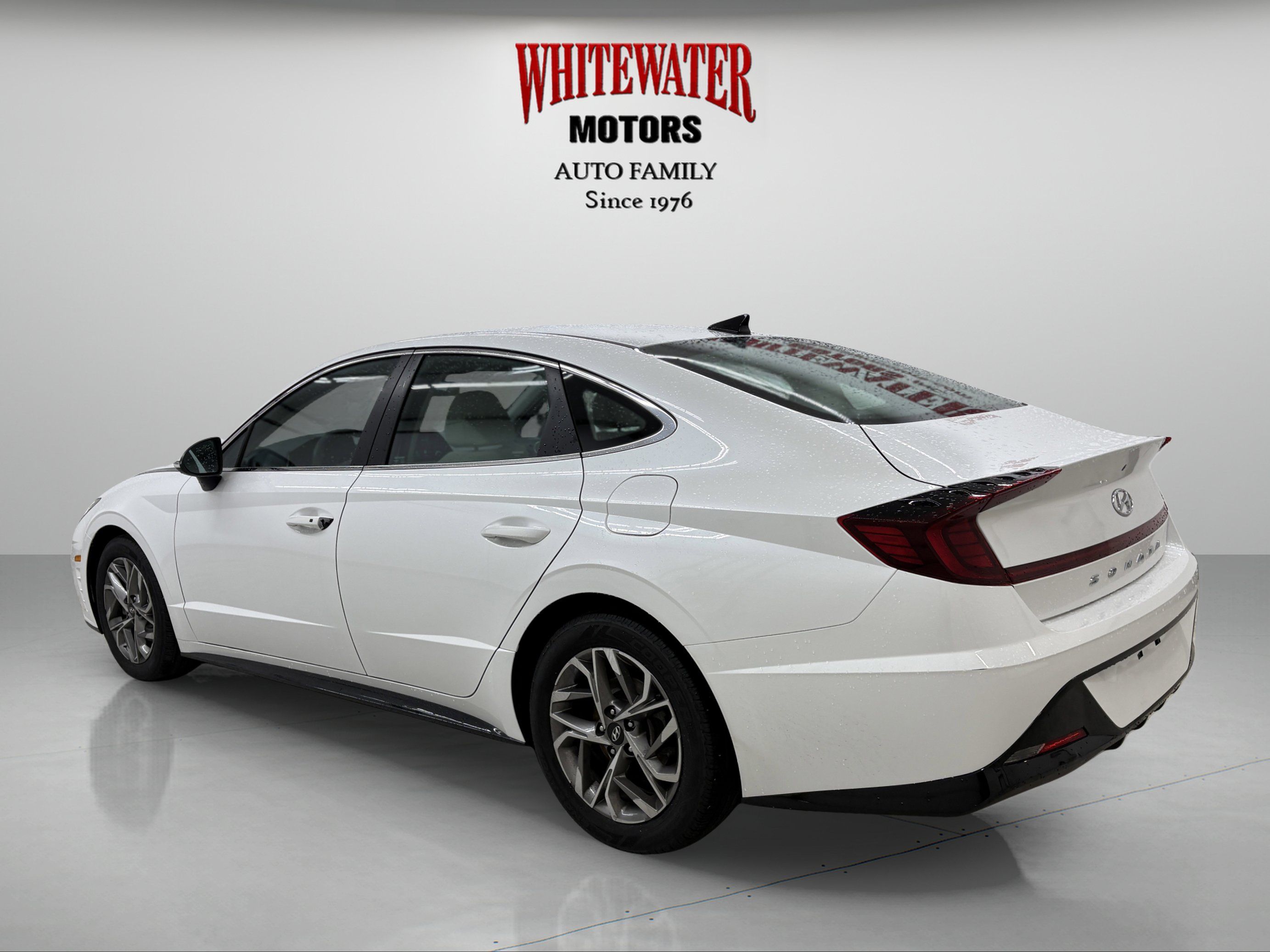Used 2021 Hyundai Sonata SEL FWD image 2