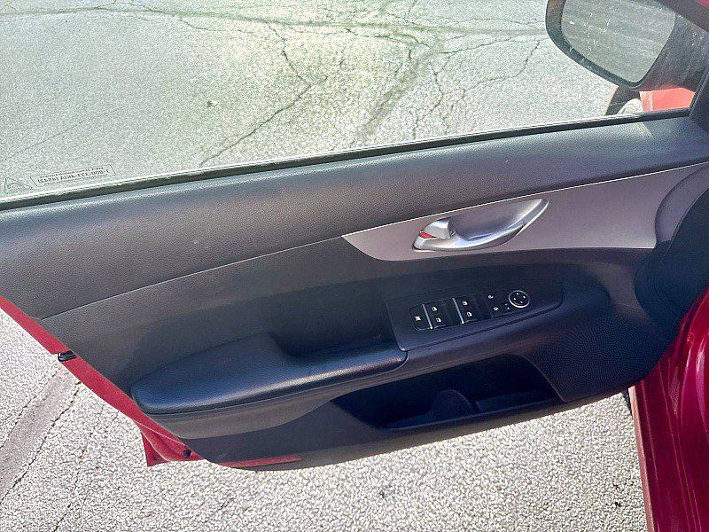 Used 2024 Kia Forte LXS w/ LXS Technology Package FWD image 18