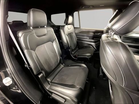 Used 2023 Jeep Grand Cherokee L Laredo AWD/4WD image 24