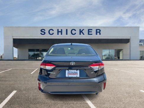Used 2021 Toyota Corolla LE FWD image 4