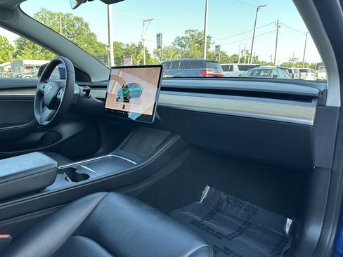 Used 2022 Tesla Model 3 Standard Range Plus image 16