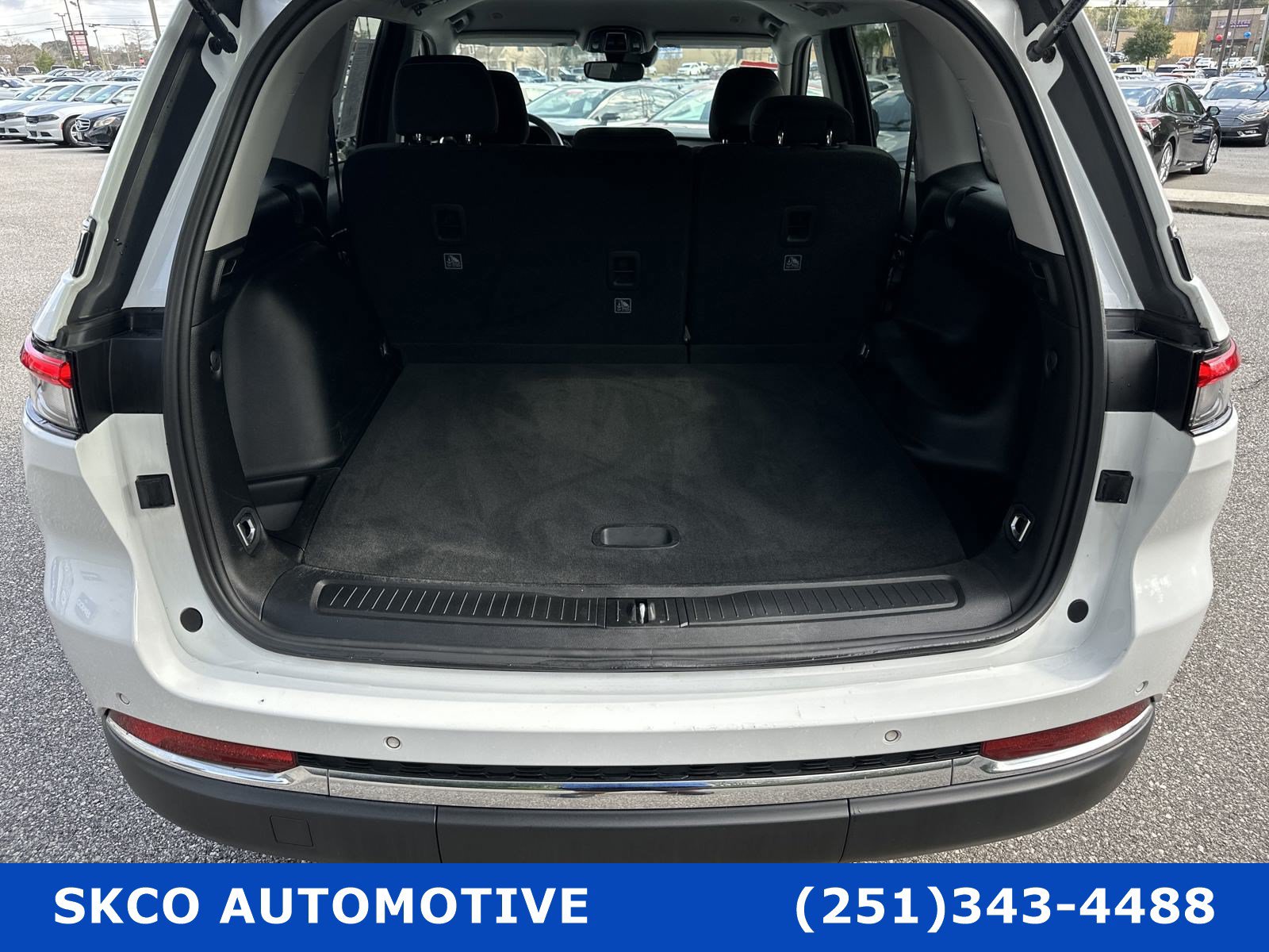 Used 2022 Jeep Grand Cherokee Laredo AWD/4WD image 21