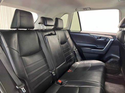 Used 2021 Toyota RAV4 XLE Premium image 13