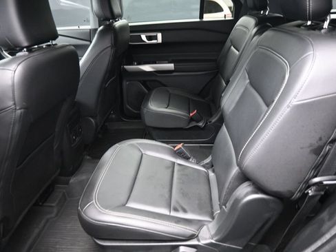 Used 2024 Ford Explorer XLT w/ Equipment Group 202A AWD/4WD image 24