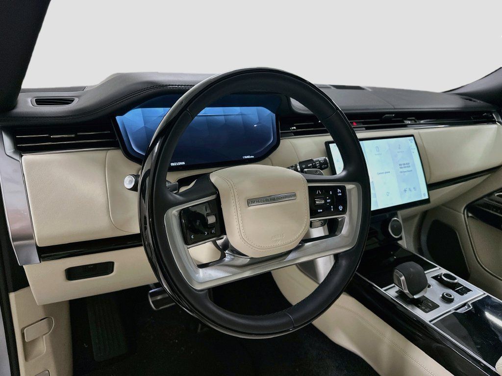Used 2023 Land Rover Range Rover Autobiography AWD/4WD image 4