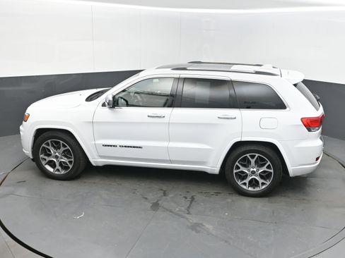 Used 2020 Jeep Grand Cherokee Overland AWD/4WD image 29