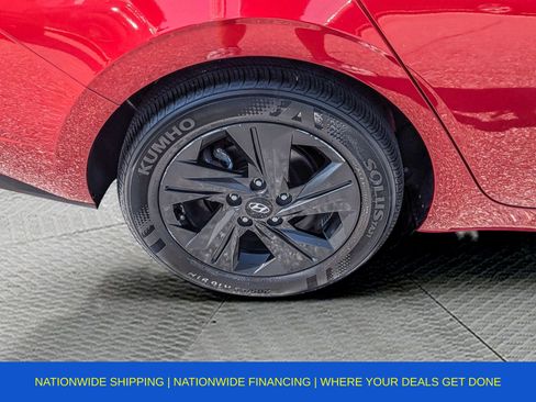 Used 2022 Hyundai Elantra SEL image 11