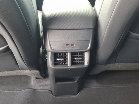 New 2026 Chevrolet Equinox LT w/ Convenience Package II FWD image 18