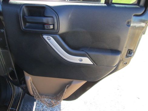 Used 2011 Jeep Wrangler Unlimited Sahara w/ Trailer Tow Group image 70