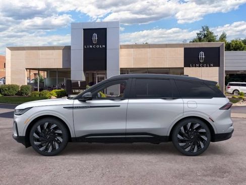 New 2024 Lincoln Nautilus Reserve w/ Jet Appearance Package (87T) AWD/4WD image 4