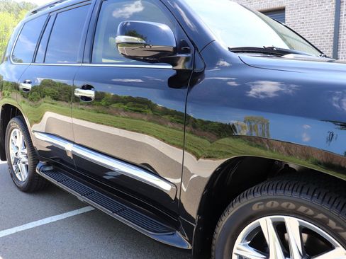 Used 2014 Lexus LX 570 4WD image 21