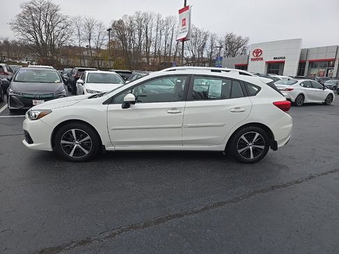 Used 2022 Subaru Impreza Premium image 3