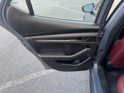 Used 2022 MAZDA MAZDA3 s FWD image 19