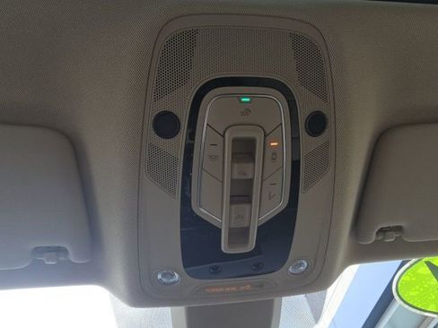 Used 2024 Audi Q5 e Premium Plus w/ Premium Plus Package image 20