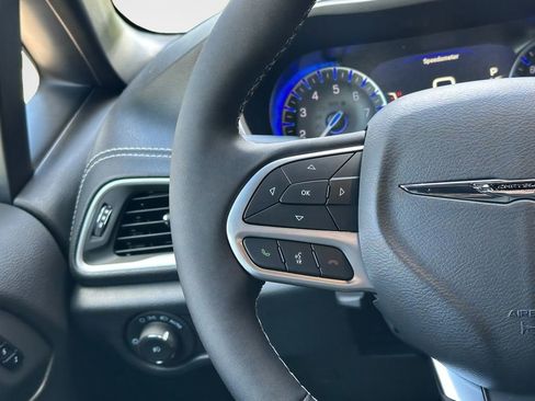 New 2026 Chrysler Pacifica Select FWD image 9