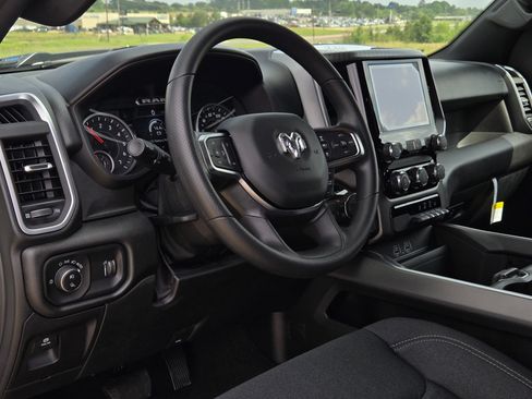 New 2026 RAM 1500 Express AWD/4WD image 16