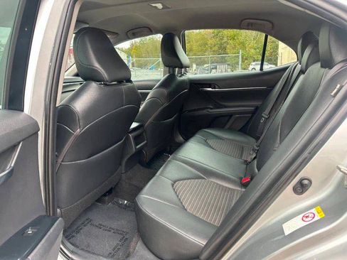 Used 2018 Toyota Camry SE FWD image 16