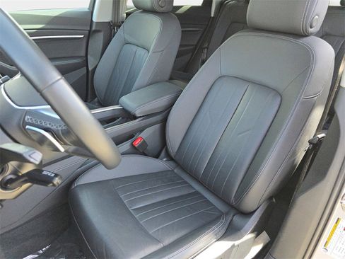 Certified 2022 Audi e-tron Premium image 15