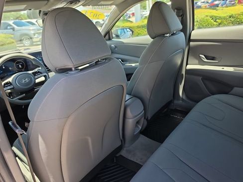 Used 2024 Hyundai Elantra SEL FWD image 10