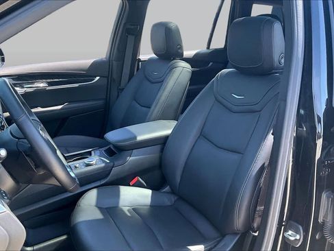 Used 2024 Cadillac XT6 Premium Luxury w/ Technology Package FWD image 7