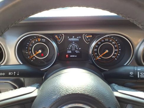 Used 2023 Jeep Gladiator Sport image 19