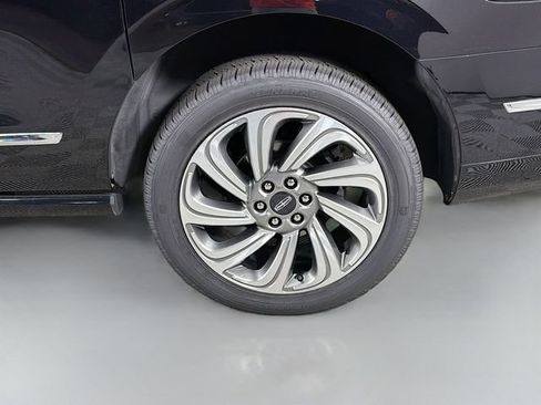 Certified 2023 Lincoln Navigator L Reserve RWD image 38
