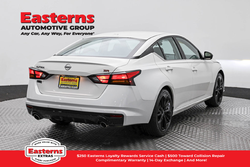 Used 2024 Nissan Altima 2.5 SR FWD image 6