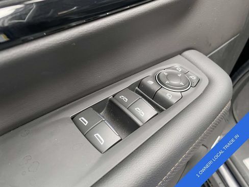 Used 2025 Chevrolet Suburban High Country AWD/4WD image 19