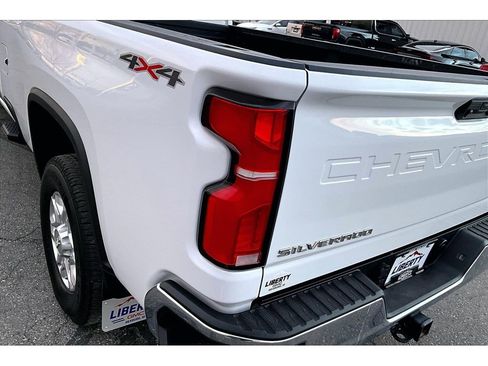 Used 2024 Chevrolet Silverado 3500 LTZ image 21