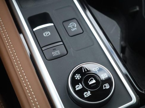 New 2026 Nissan Pathfinder Platinum AWD/4WD image 19
