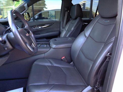 Used 2019 Cadillac Escalade ESV Platinum AWD/4WD image 9