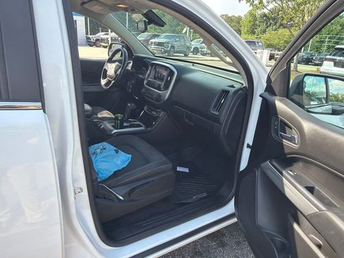 Used 2018 Chevrolet Colorado LT AWD/4WD image 14