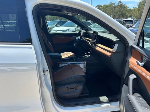 New 2026 Volkswagen Tiguan SEL R-Line AWD/4WD image 36