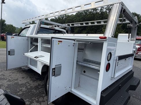 Used 2016 Ford F250 XL w/ XL Appearance Package AWD/4WD image 25