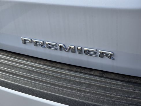 New 2026 Chevrolet Suburban Premier AWD/4WD image 5
