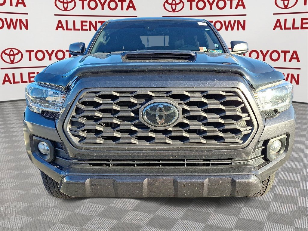 Used 2021 Toyota Tacoma TRD Sport w/ Technology Package AWD/4WD image 2