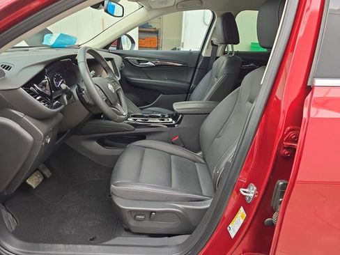 Used 2023 Buick Envision Essence image 9